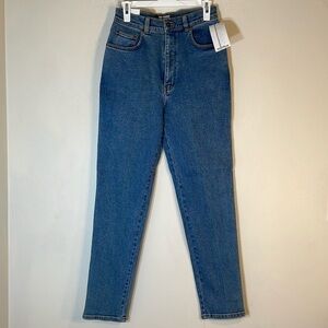 NWT. Willi Wear 8 Ultra High Rise Straight Leg Stone Wash Jeans.